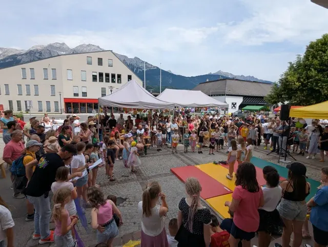 Schülerhort KIDSMIX begeisterte mit buntem Programm