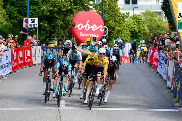 [Anzeige] Kilian Feurstein vom Team Vorarlberg gewinnt die 3. Etappe der Oberösterreich Rundfahrt in Bad Schallerbach