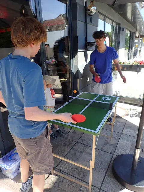 Egger Brüder beim Spiel 