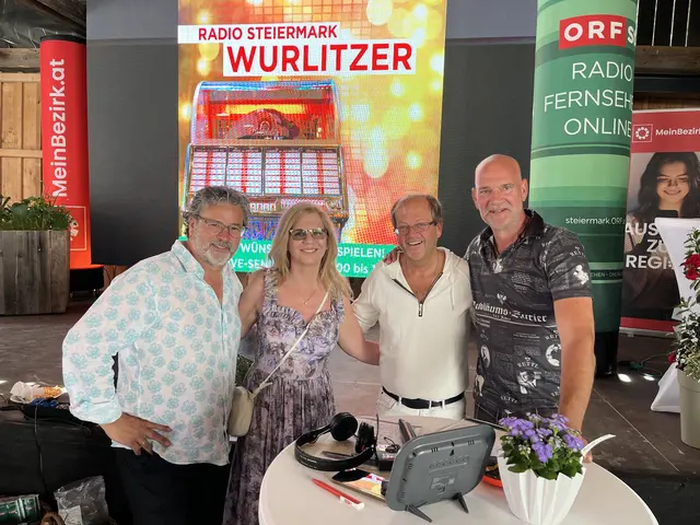 Veranstalter Manfred Plansak mit Karin sowie Erich Fuchs und Udo Wenders | Foto: Brigitte Gady