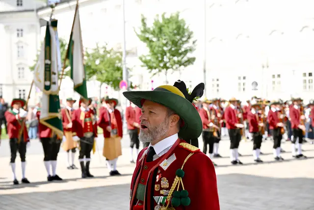 Viertelkommandant Tirol Mitte Major Thomas Zangerl führte das Gesamtkommando beim Landesüblichen Empfang. | Foto: Hassl
