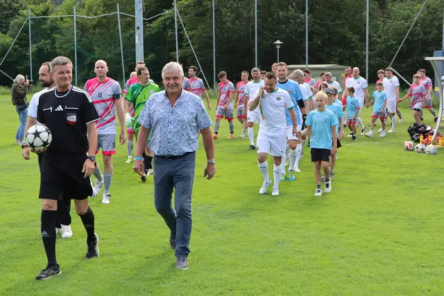 Einmarsch in das Spielfeld | Foto: Gerhard Langmann