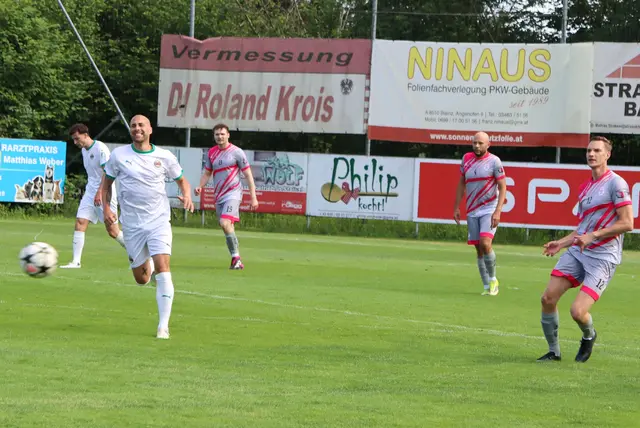 Schade, dass der Ball so weit springt! | Foto: Gerhard Langmann