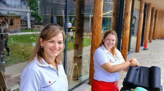 Miriam und Sara bei einer kurzen Pause | Foto: OptikS Wichtelwald