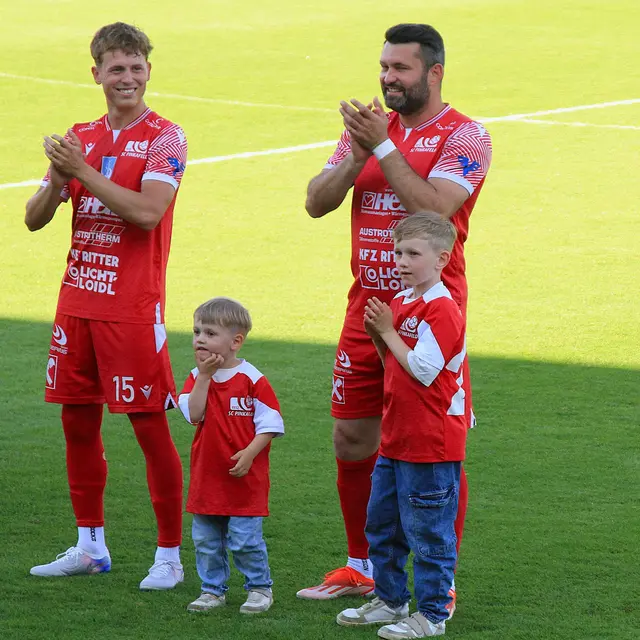 Lukas Zapfel und Dario Tadic mit seinem Nachwuchs. | Foto: Peter Seper