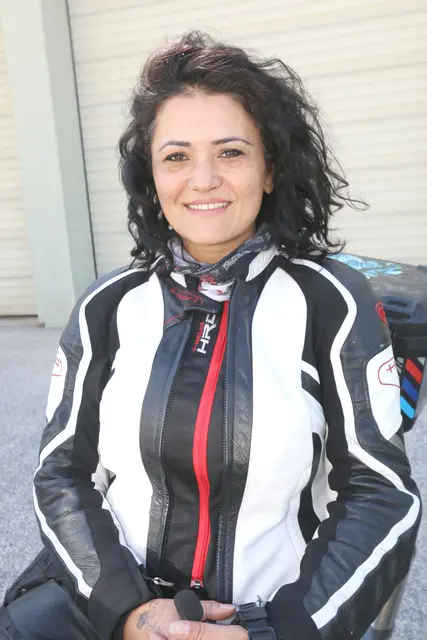 Fesche Bikerin: Derya kam aus Innsbruck.