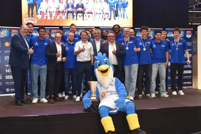 Basketballer und Fans feierten Vizemeister und tolle Saison