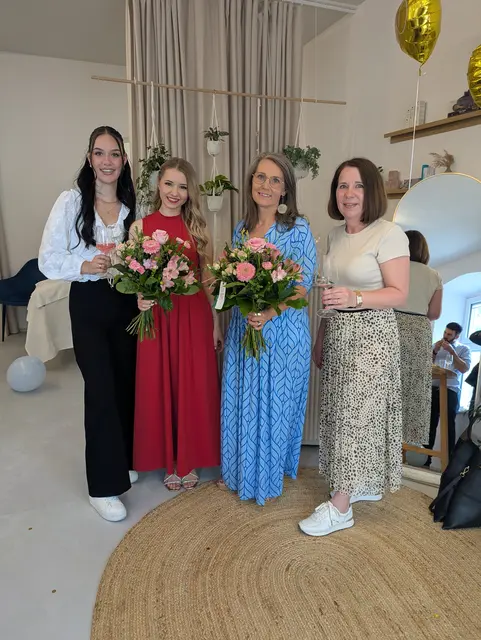 JW-Bezirksvorsitzende Victoria Sackl, Celine Kreps, Bettina Kreps, FIW-Bezirksvorsitzende Bettina Heinzl | Foto: Julius Gelles   