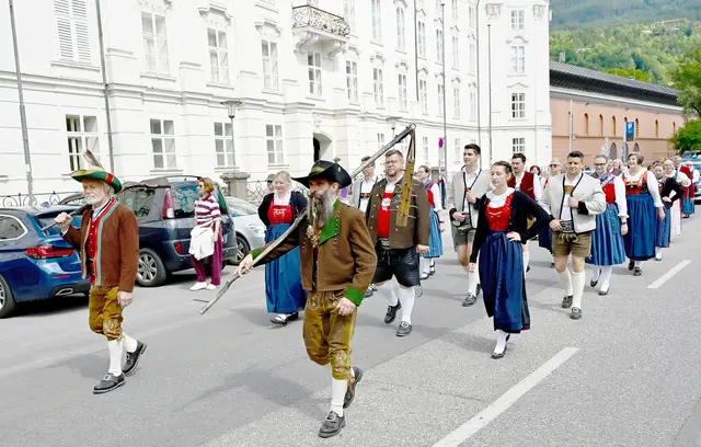 Tiroler Trachtler waren wieder in Innsbruck unterwegs