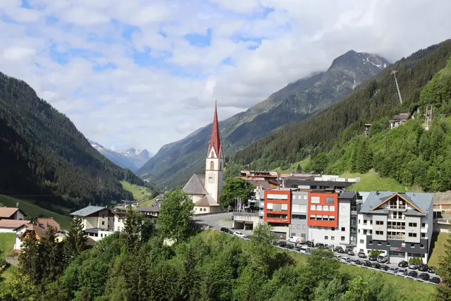 Die Pfarrgemeinde Kappl feiert in diesem Jahr ein besonderes Jubiläum: Die Kirche besteht in ihrer heutigen Form seit 300 Jahren.  | Foto: Elisabeth Zangerl
