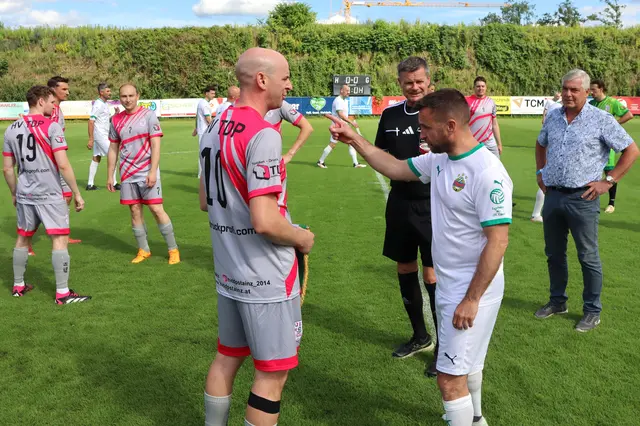 Die beiden Kapitäne vor dem Ankick | Foto: Gerhard Langmann