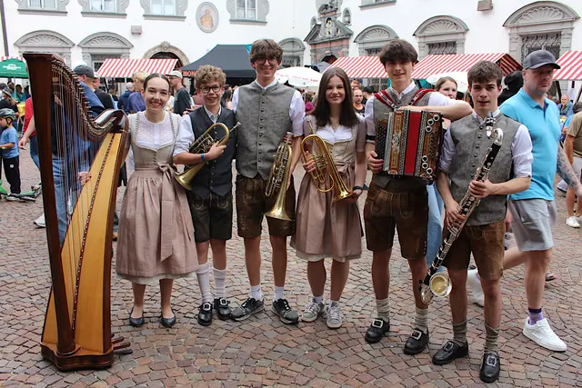 Die jungen Tanzler aus Hatting spielten auf.
