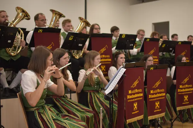 Musikverein begeisterte mit Sommerkonzert im Dorfzentrum