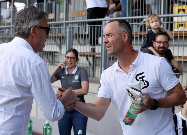 Georg Kolaric (r.), hier mit Sturm-Präsident Christian Jauk, freut sich über das zweite stärkste Merchandising-Jahr der Vereinsgeschichte.  | Foto: GEPA Pictures