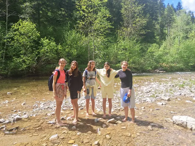 Abkühlung im kühlen Nass | Foto: Mittelschule Hollabrunn