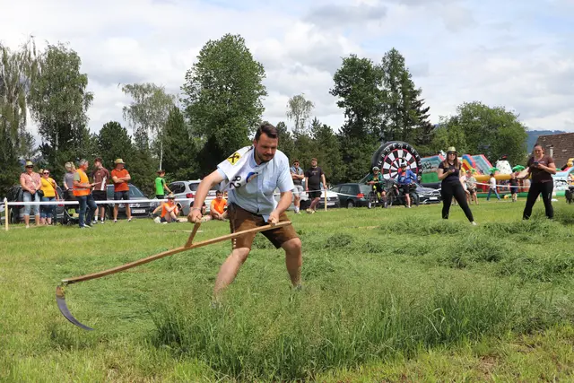 Martin Knass (LJ Bezirk DL) konnte sich in der Kategorie bis 90 cm Sensenlänge  durchsetzen.