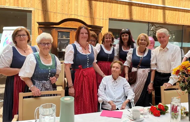 Ehrentag der Grande Dame in Treffen gefeiert