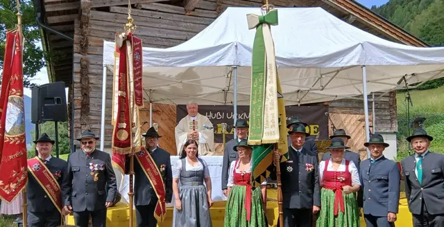Kameradschaft Stuhlfelden feiert Feldmesse am Kirchberg