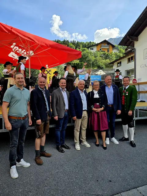 Die Bürgermeister der familienfreundlichenregion mit LA Beate Scheiber | Foto: Gemeinde Kauns
