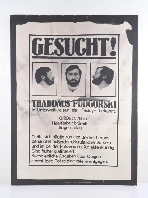 Auch so mancher anekdotischer und ganz persönlicher Gegenstand wird versteigert, wie dieser Scherz-Steckbrief, vermutlich ein Geschenk aus den 1950er/60er Jahren. Startpreis: 100 Euro. | Foto: Dorotheum