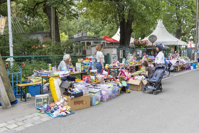 Jährlich findet das Fest statt und lädt auch zum Stöbern beim Kinderflohmarkt. | Foto: René Brunhölzl/MeinBezirk