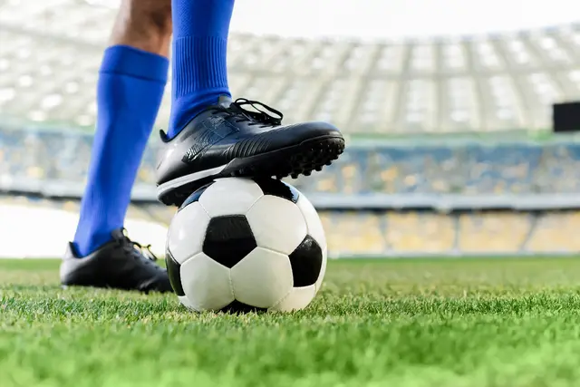 Kostenfallen rund um die Fußball-WM vermeiden