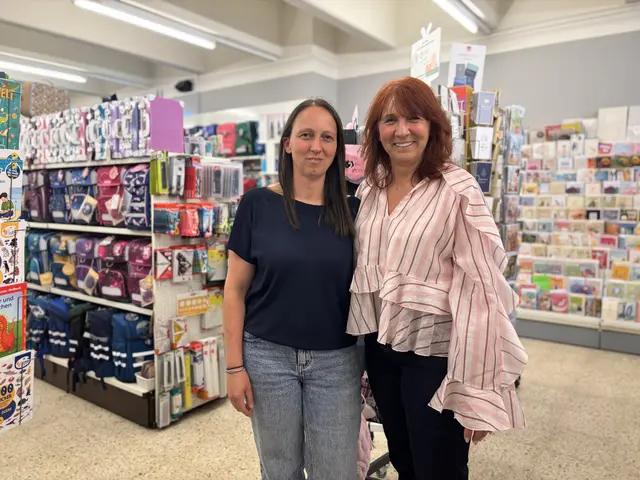 Mutter und Tochter als Unternehmerinnen: Sarah Ameseder und Regina Zinöcker im LA-LE-LU in Haslach. 