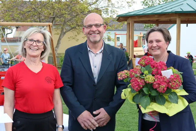 Mitterretzbach feiert sein neues Zentrum für Begeg
