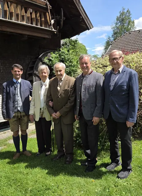 KRONJUWELENHOCHZEIT - Herzliche Gratulation zu 75. Ehejahren
