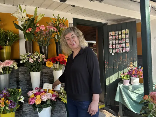Irene Wagner ist bereits seit 16 Jahren in der Blumenboutique Grete tätig. | Foto: Marlene Graupner/MeinBezirk