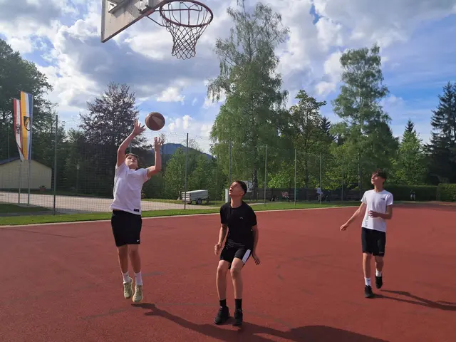 portarten wie Fußball, Basketball und Volleyball begeisterten die Kinder täglich. | Foto: Mittelschule Hollabrunn