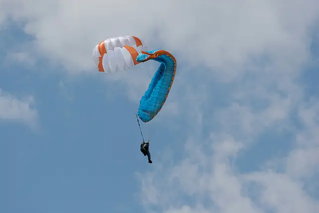 Paragleiter gerät ins Trudeln und landet im Ossiac