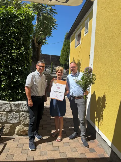 Hans Moser, WKO-Bezirksstellenleiter, Birgit Stammler und WKO-Bezirksobmann Tobias Luger. | Foto: WKO Eferding