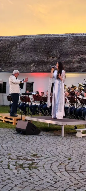 Monika Ballwein und Stadtmusik Hollabrunn begeisterten das P