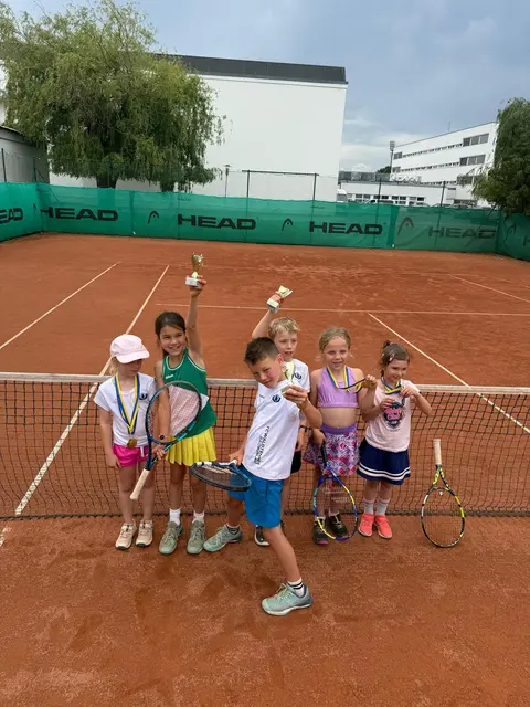 Alexander , Gleb, Celine, Nora, Ylvie, Magdalena