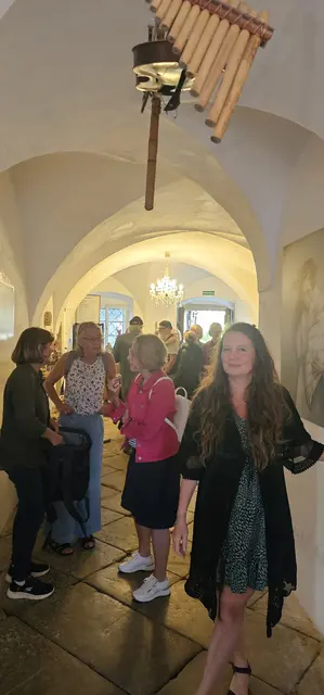 Doris Breuers Vernissage begeisterte, Live-Act war Höhepunkt