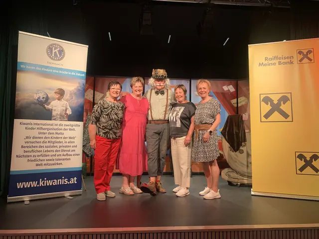 Ebenfalls Ende Mai lud der Kiwanis Club Trofaiach zu in den StadtKULTURSaal ein, in dem „Professor PiffPaff“ sein neues Programm präsentierte.