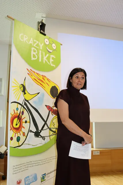 Alexandra Wechner, die Direktorin der VS Kappl, nahm die Begrüßung vor.  | Foto: Elisabeth Zangerl