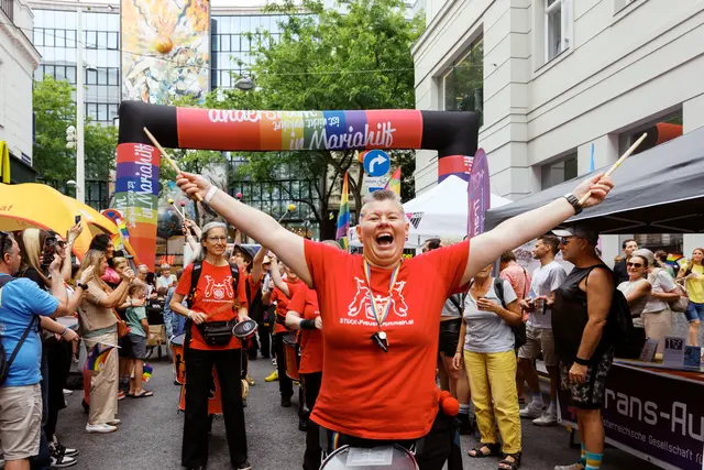 Bezirksfest "Andersrum ist nicht verkehrt" sorgte für volle 