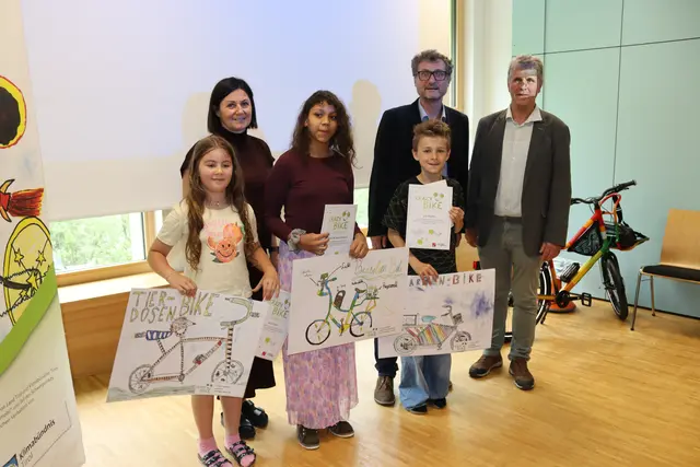 Siegerehrung des Crazy Bike Malwettbewerbs