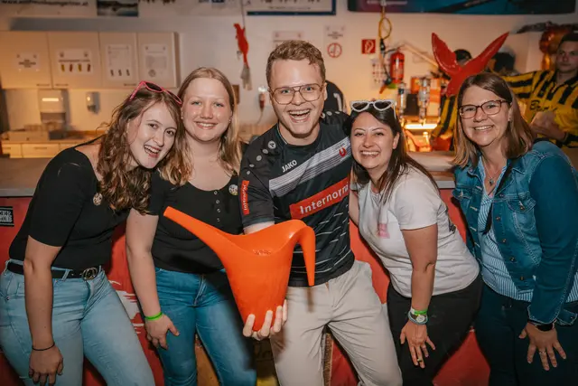 Herbergerhalle Königswiesen verwandelte sich am 6. Juni 2026 bei „Malle in der Halle“ in eine Mallorca-Partyzone. | Foto: CREW8-Events / Hausi Flo