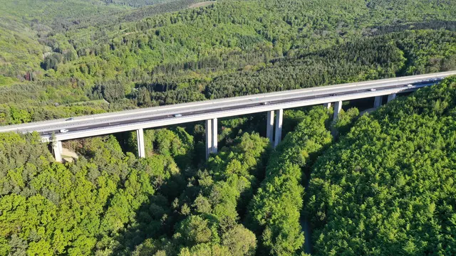 Neue S31-Brücken bei Sieggraben verbessern jetzt die Infrast