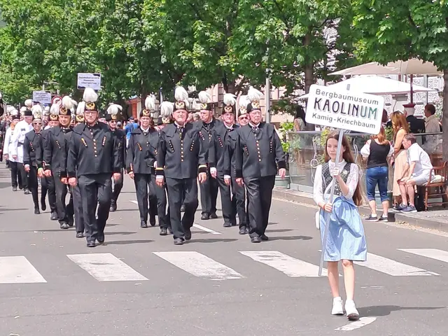 Abordnung des Bergbaumuseums Kaolinum bei Bergparade