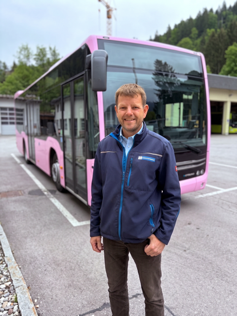 Franz Gahleitner ist seit über 30 Jahren bei Christophorus als Busfahrer tätig.  | Foto: WKO