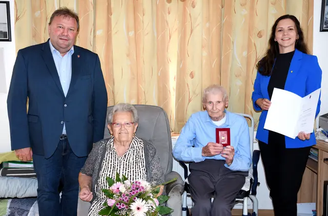 Herzliche Glückwünsche zur Steinernen Hochzeit