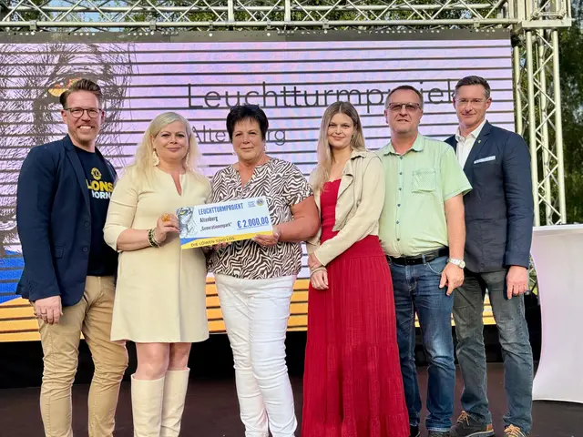 Altenburg erhielt 2.000 Euro für den Generationenpark. | Foto: Markus Kahrer