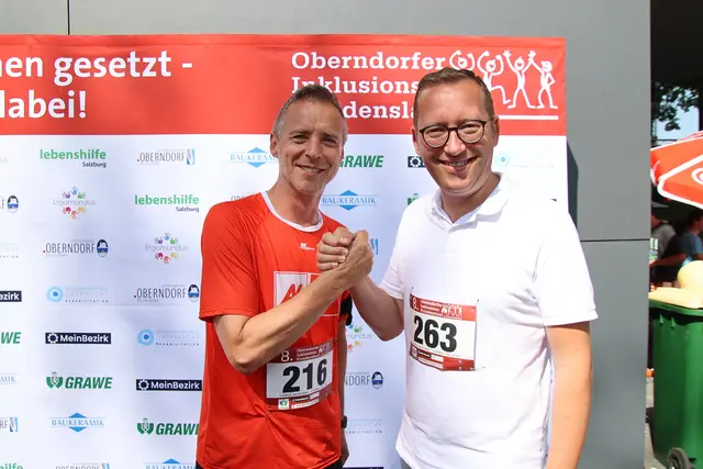 AK-Präsident Peter Eder und Bürgermeister Georg Djundja am Inklusionslauf 2025. | Foto: Schweighofer