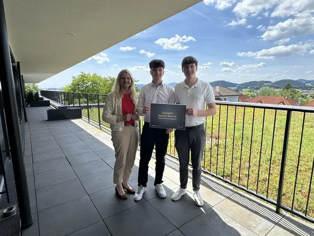 Bezirksparteiobfrau und Landtagsabgeordnete Getraud Scheiblberger mit Bezirksobmann Jacob Haselgruber und Klemens Haselgruber | Foto: OÖVP
