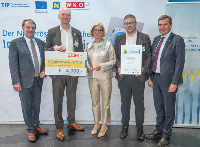 Der Sonderpreis in der Kategorie „Digitale Innovation“ ging an die "Farm-ING Smart Farm Equipment FlexCo" aus Horn. | Foto: Erich Marschik