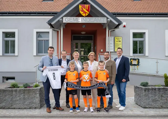 Sitzendorf modernisiert Sportanlage für 700.000 Euro, doch Straßenbauprojekte müssen warten. | Foto: NLK Burchhart